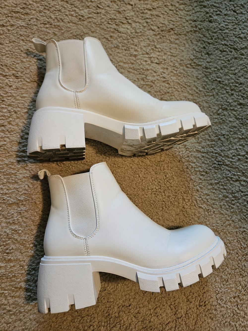 Steve Madden White Chunky Chelsea Booties